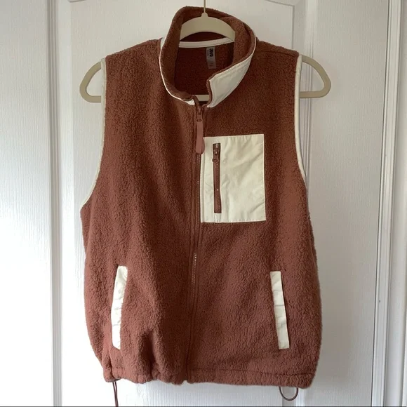 Simons Zip Vest - Picture 1 of 8